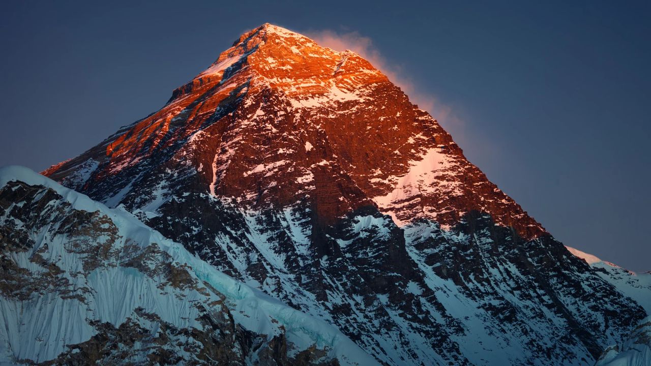 American doctor dies at Camp II on Everest